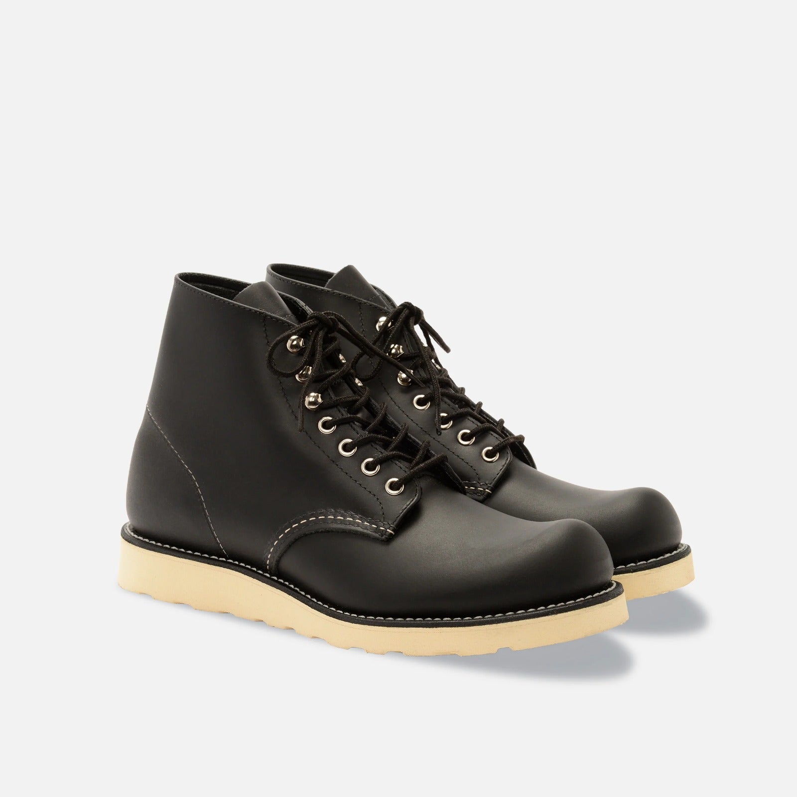 Red Wing Shoes 8165 Classic Round Toe Black Chrome