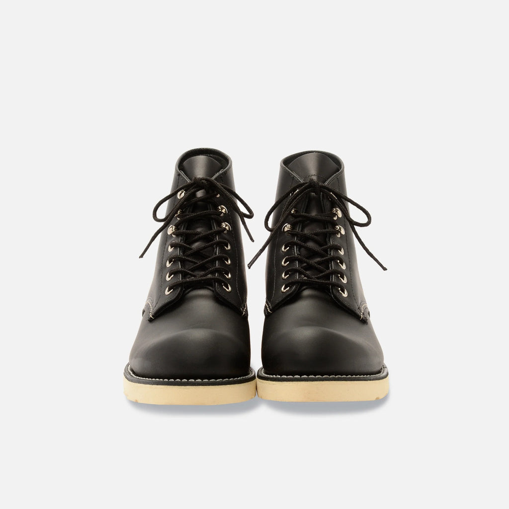 Red Wing Shoes 8165 Classic Round Toe Black Chrome