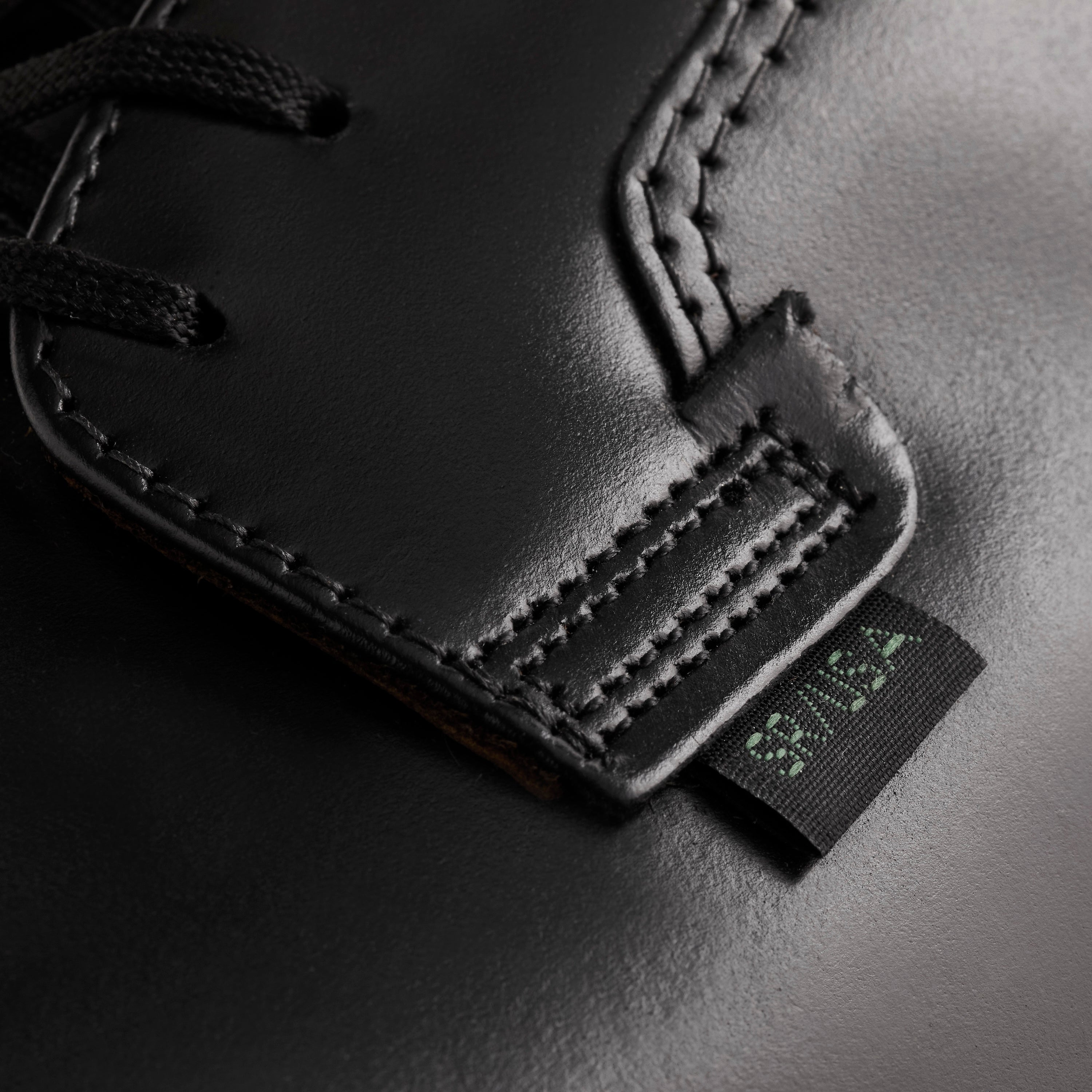 Postman Black Chapparal #101